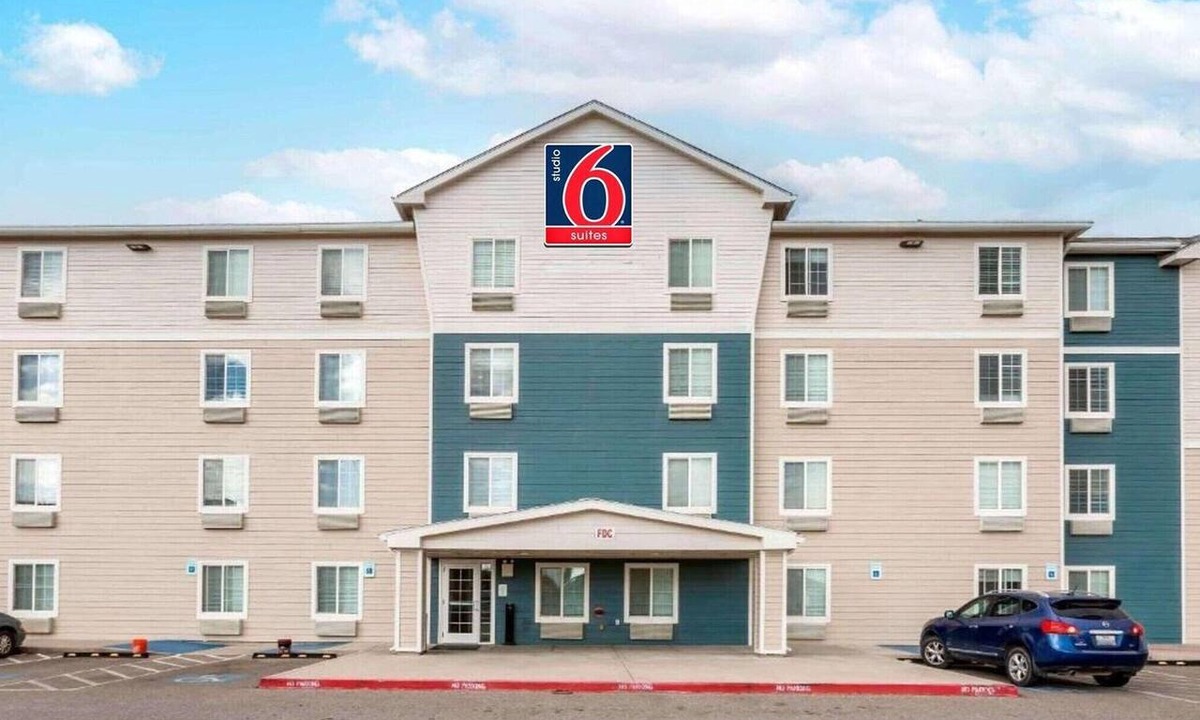 El Dorado West Apartment | 1 Queen Bed | Non-Smoking, Kitchen