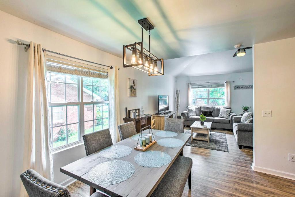 Springfield House | Charming Springfield Escape w/Furnished Deck