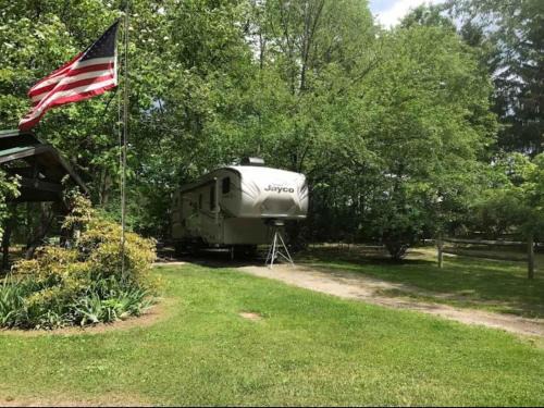 Wellsboro Hotel | Full Hookup 30 Amp pull through up to 33Ft Site ONLY