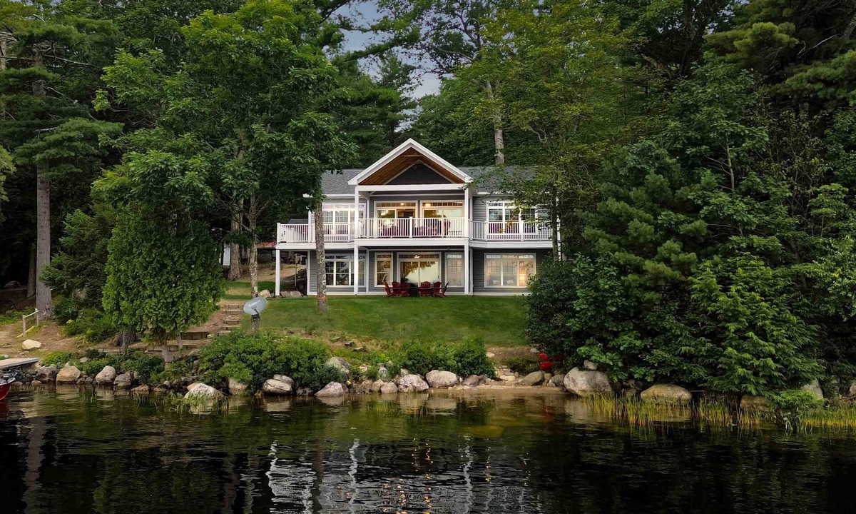 Orland House | Lakefront compound consisting of 3 cottages - close to Acadia
