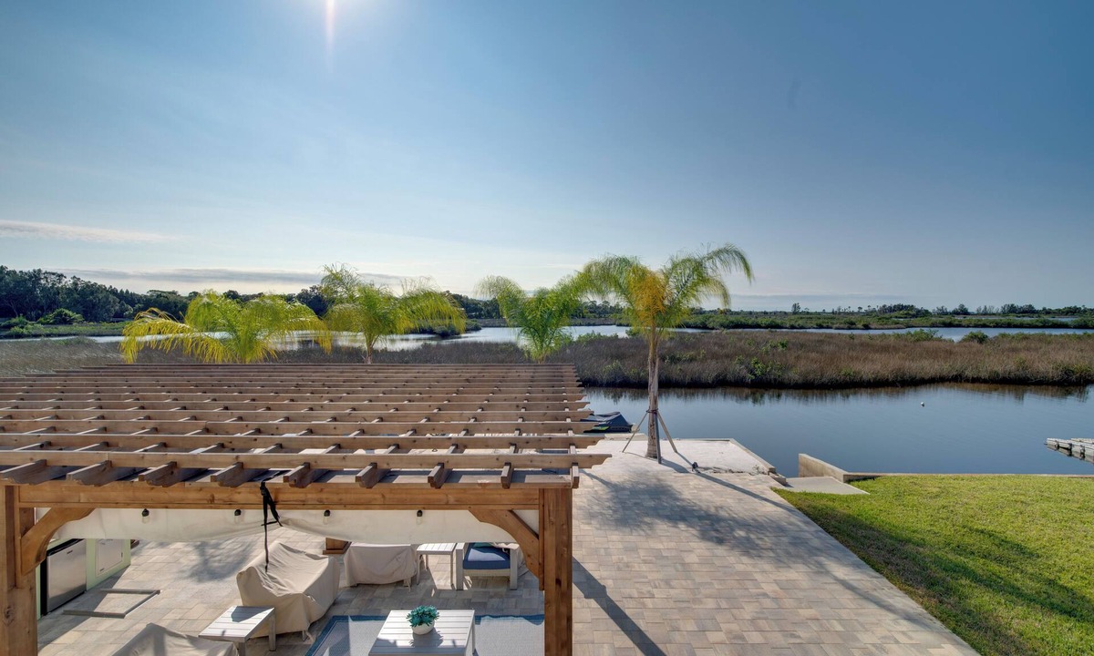 Spring Hill Cottage | Luxe Spring Hill Home w/Patio & Dock!