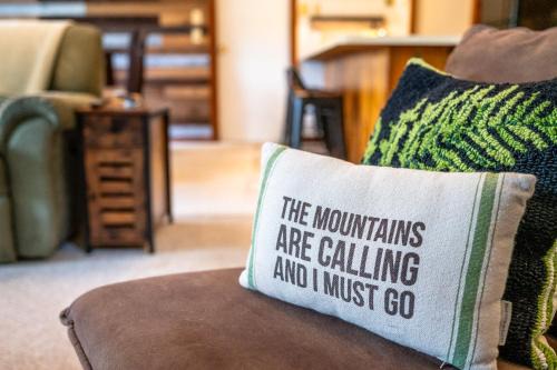 Bartlett House | On River Time Bring Your Pup Pool