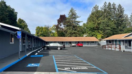 Willits Hotel | Pine Cone Motel
