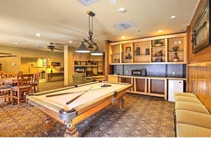 Outstanding 2BR in River Run. Fully stocked, steps from gondola and shopping