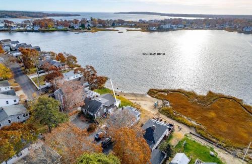 Wareham Center House | 154 Pinehurst Dr, Wareham