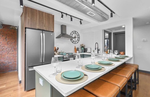 Somerville Apartment | 3BR3Bth Penthouse 2 Parking Spaces/TD/MIT/Harvard