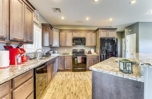 Safford House | 4 Mi to Roper Lake SP! High-Desert Basecamp