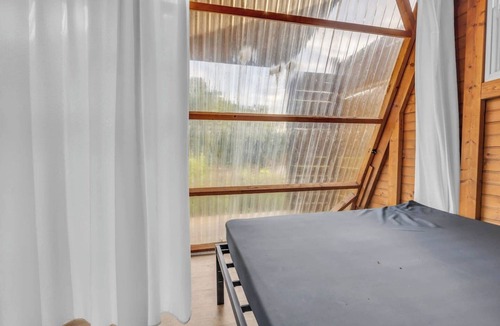 Greenville Cabin | A-Frame Camping Pod, W/Bath House, 6 min to DT