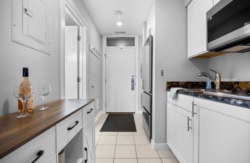 Acme Condo | ☀ Beach Haven Studio Lake View Condo @ The Shores