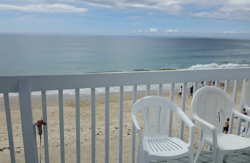 Misquamicut Condo | Beachfront/Oceanfront Timeshare Unit available JULY