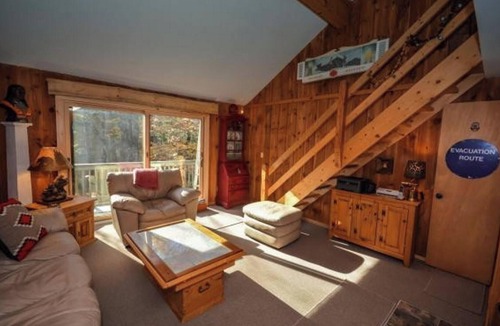 West Dover House | Bear's Den - Mount Snow Townhome - w/Heated Pool!