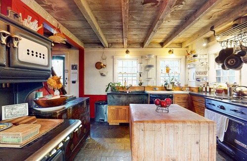 Calais House | Beautifully restored colonial home on first settler’s site - dog-friendly