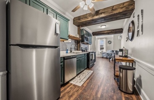 Wallingford Center Apartment | Brand New Platform #1