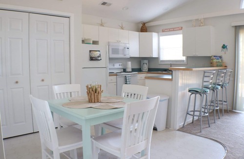 Colington House | Bright & Beachy 3 bed/2 bath Soundside MP6