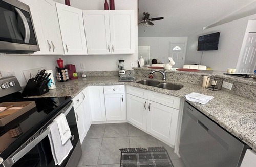 Eustis House | Charming 3-bedroom house in serene Eustis with POOL! Mins to Downtown MT. DORA.