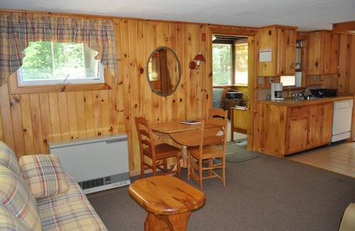 Madison Cottage | Charming Cottage - Private Community With Lake