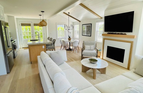 Nantucket Town Cottage | Charming new construction 4br cottage in town