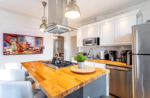 West End - West Side Apartment | Charming &Spacious 3BD, 1BA, Fam-Friendly-Yard&Porch