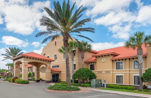 National Gardens Hotel | Clarion Inn Ormond Beach at Destination Daytona