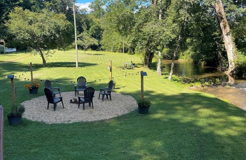 Ellijay Cabin | Cozy cabin with riverfront location, fire pit and peaceful surroundings