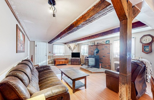 South Casco Cottage | Dog-friendly rustic Maine mountain cottage with private hot tub, firepit & patio