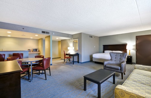 North Mountain Hotel | DoubleTree by Hilton Phoenix North