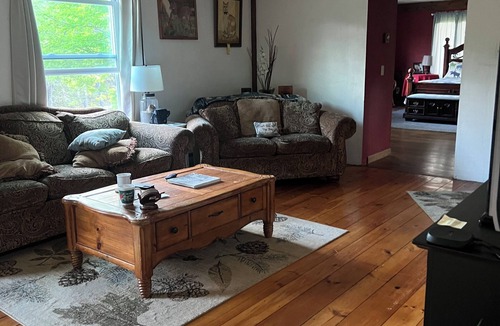 Mac Mahan House | Everything you need, 800 feet from the Kennebec River !