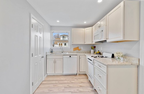 Brant Rock Apartment | FULLY RENOVATED apt w/water views and deck near beach& marina