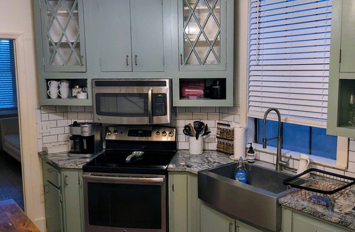 Beach Institute House | Fun friendly 3 bed/4 bath house in downtown Savannah