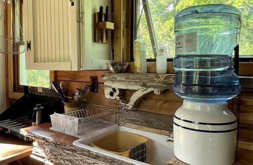 Argyle House | Gorgeous Tiny House Rental for a Glamping Getaway near Saratoga Springs in Upstate New York