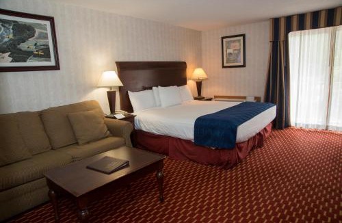 Hampton Falls Hotel | Hampton Falls Inn