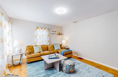 Colchester House | Maplewood Manor
