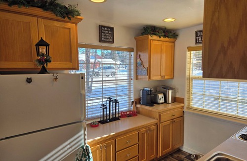 Nampa Cottage | Moonlight Cottage- Camper Parking & Great Fire Pit! Walk to Lake or Town!