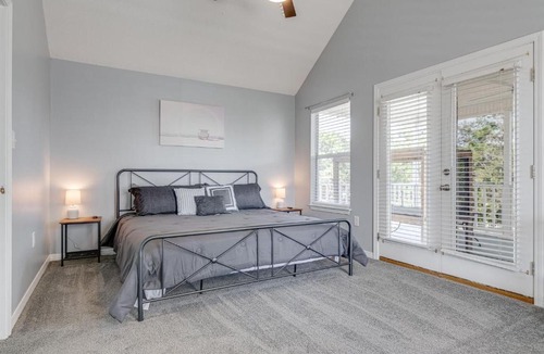 Navarre House | NEW 3BR House with Private Pool in Navarre