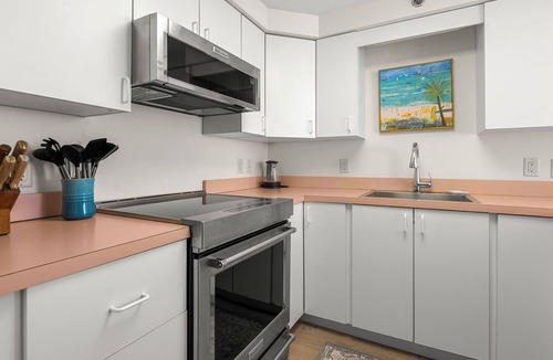 Old Orchard Beach Condo | Oceanfront Corner Condo with Panoramic Old Orchard Beach Views: 30-Day Minimum