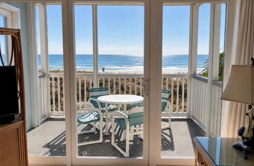 Crescent Beach Apartment | Oceanfront Corner 3BR 1st Floor Easy BeachPool Access Palmwood Villas 110
