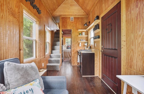 Pendergrass Cabin | Pendergrass Tiny Home Cabin on Pond w/Fire Pit!