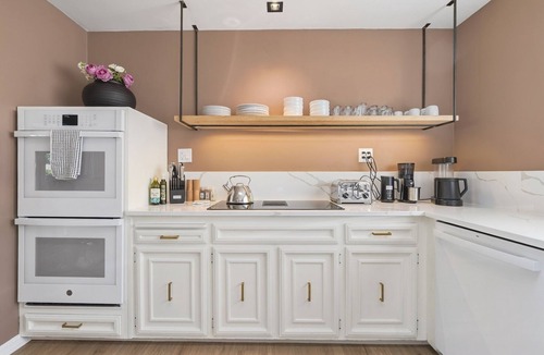 Albuquerque House | Resort Style 5-bedroom house with Heated Pool and Hot Tub in the Foothills