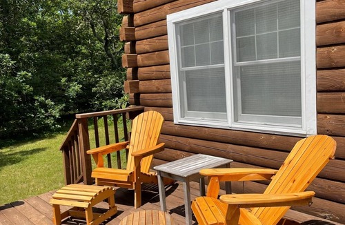 Katama Cabin | Rustic Cozy Log Cabin