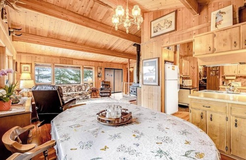 Eastsound House | Rustic Waterfront Cabin in Eastsound with Private Beach Access and Ocean Views