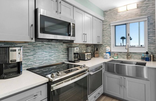 Seacrest Condo | Sand Cliffs 108: Steps to beach & pool access + Free Attraction Tickets!