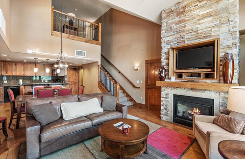 Tamarack Apartment | Wine Down | Includes Two 1-Day Lift Tickets