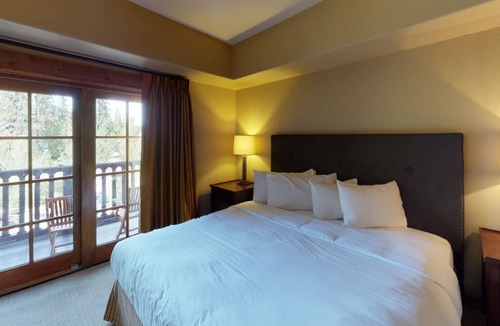 Tamarack Apartment | Wine Down | Includes Two 1-Day Lift Tickets