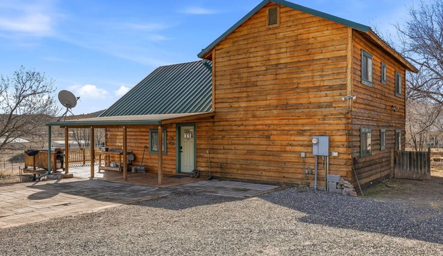 Charming 4-bedroom cabin in Eagar perfect for your getaway