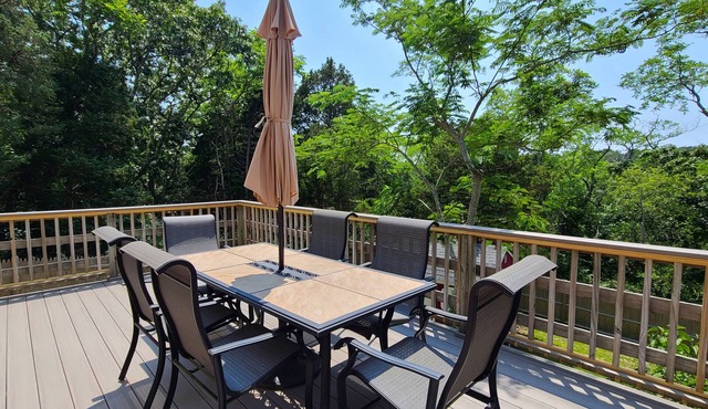 Comfortable Oceanside 3BD-Deck, Outdoor Shower, One Mile to Great Pond