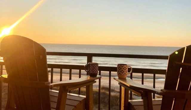 Oceanfront 3Br/2Ba Condo/Dog-Friendly/Pool