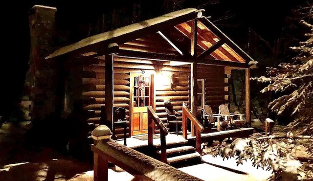 Rustic Log Cabin #6 - "Fireside" Near Franconia Notch State Park