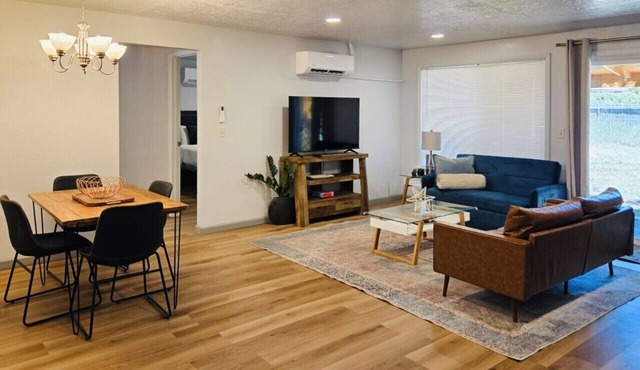 Siesta Sunset | Pet-Friendly Fenced Yard Fireplace Patio BBQ NEW FLOORS