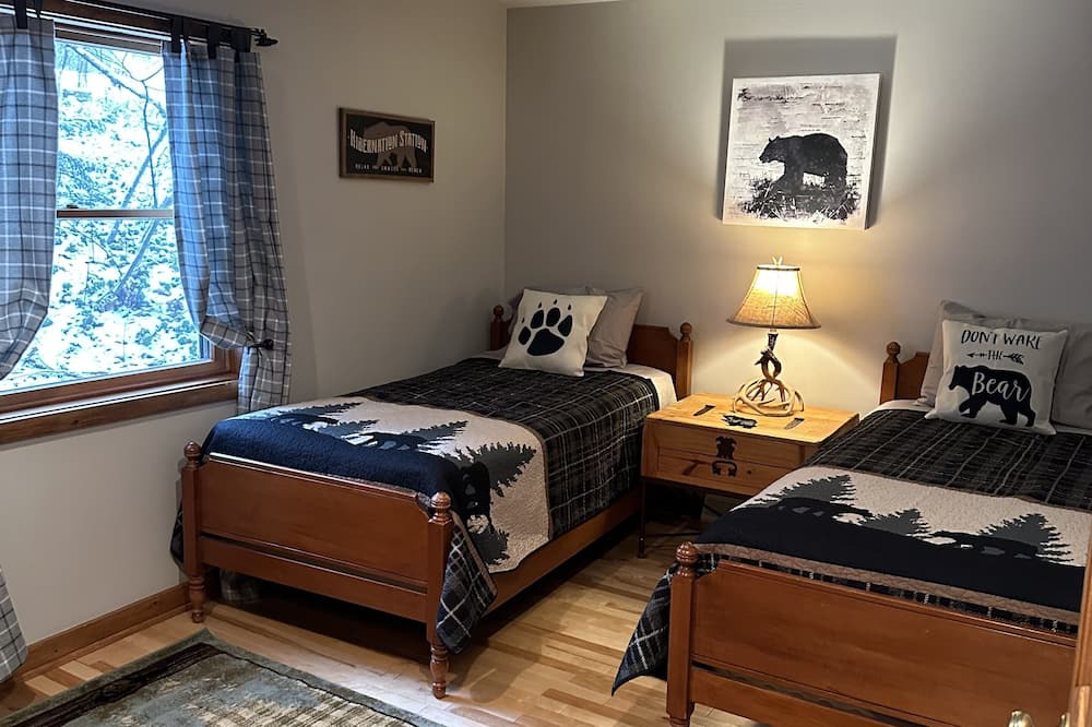 Photo of Bedroom in Indian Lake