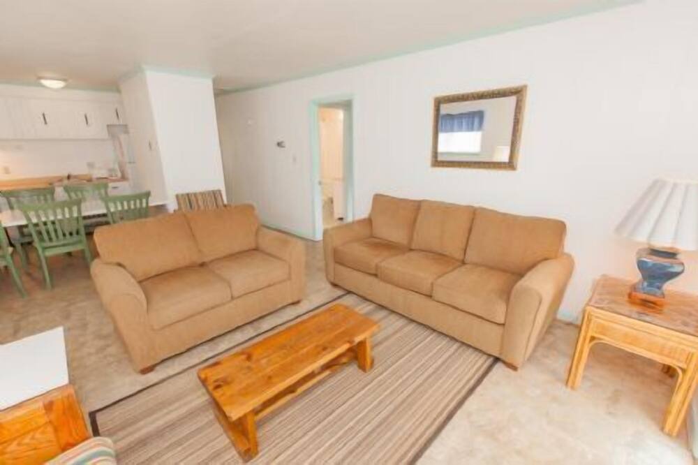 Photo of Livingroom in Northeast Virginia Beach